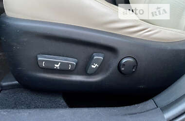 Хэтчбек Lexus CT 2012 в 