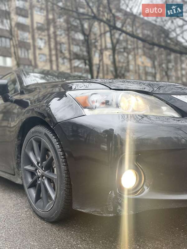 Хэтчбек Lexus CT 2012 в Киеве