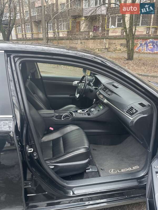 Хэтчбек Lexus CT 2012 в Киеве