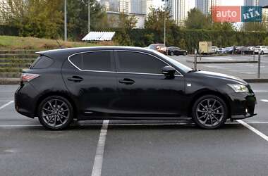 Хэтчбек Lexus CT 2012 в 