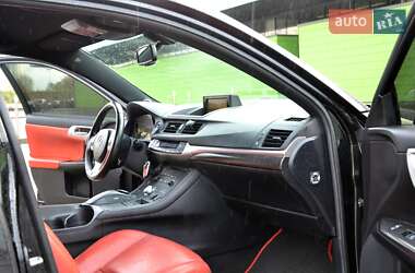 Хэтчбек Lexus CT 2012 в 