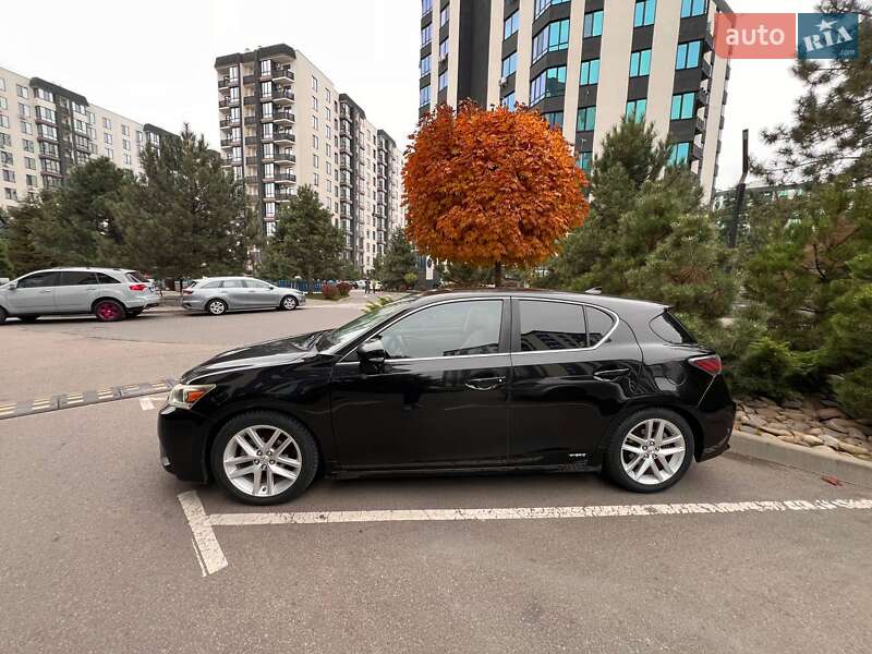Хэтчбек Lexus CT 2014 в Киеве