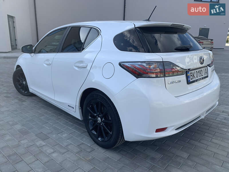Хэтчбек Lexus CT 2011 в Ровно