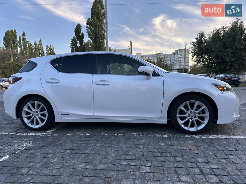 Хэтчбек Lexus CT 2012 в Одессе