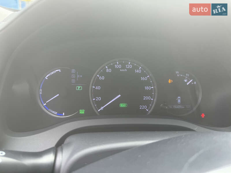 Хэтчбек Lexus CT 2011 в Волочиске