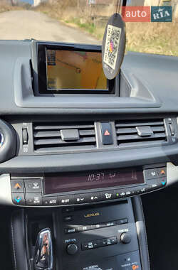 Хетчбек Lexus CT 2012 в 