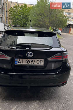 Хэтчбек Lexus CT 2011 в 