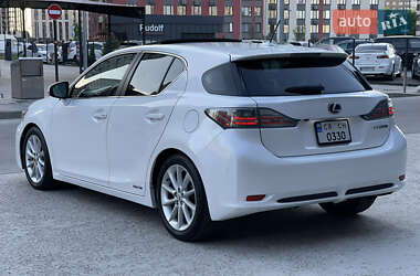 Хэтчбек Lexus CT 2012 в 