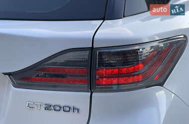 Хэтчбек Lexus CT 2012 в 