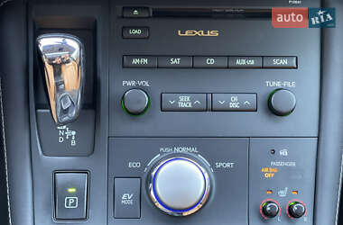 Хэтчбек Lexus CT 2012 в 