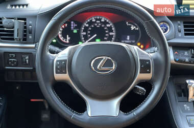 Хэтчбек Lexus CT 2012 в 