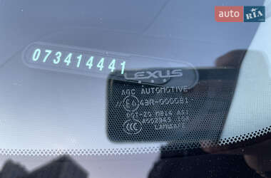 Хэтчбек Lexus CT 2012 в 