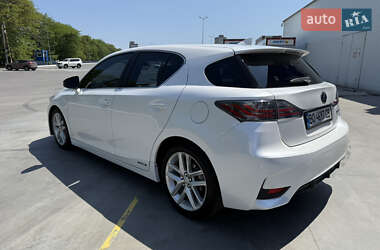 Хетчбек Lexus CT 2015 в 
