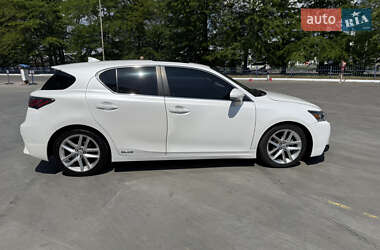 Хетчбек Lexus CT 2015 в 
