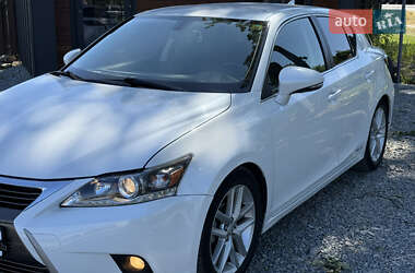 Хетчбек Lexus CT 2015 в 