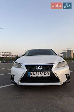 Хэтчбек Lexus CT 2015 в 