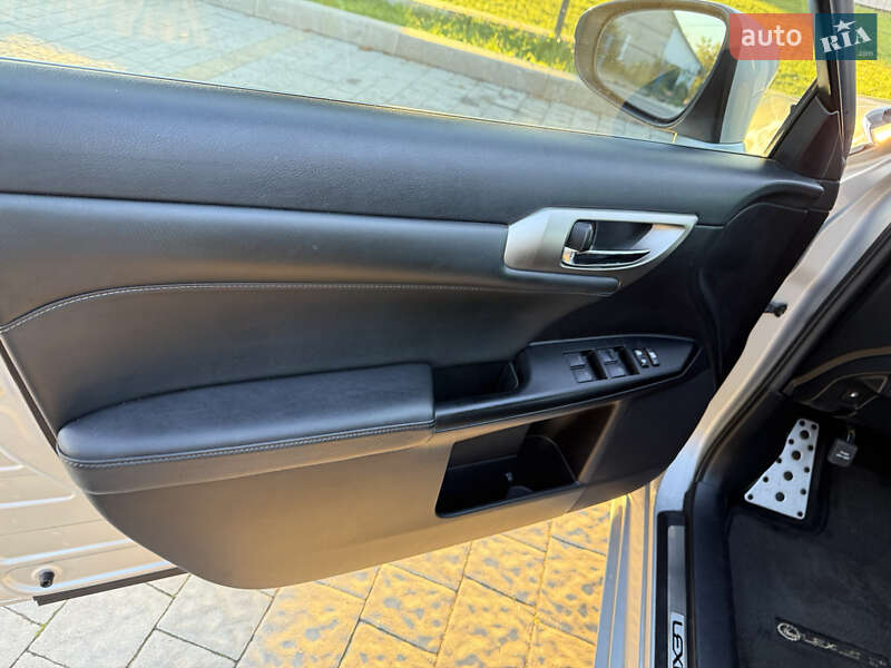 Хэтчбек Lexus CT 2015 в Львове