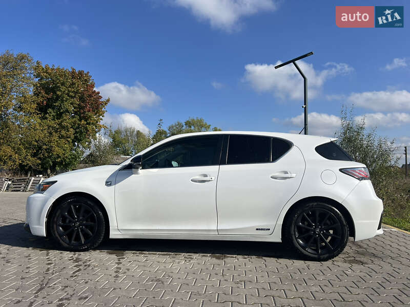Хэтчбек Lexus CT 2012 в Радехове