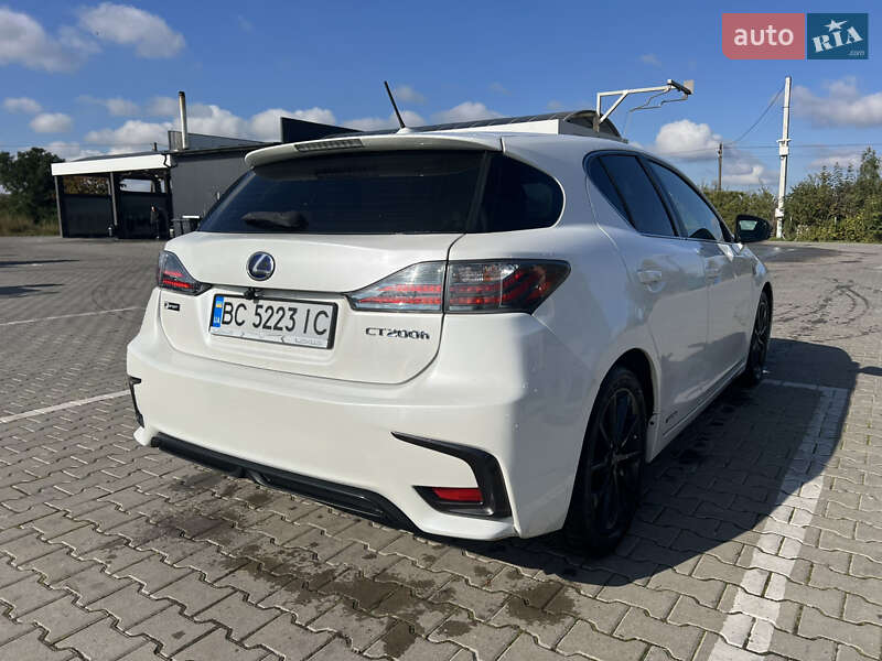 Хэтчбек Lexus CT 2012 в Радехове