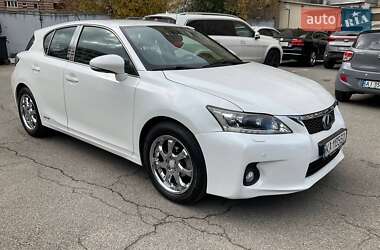 Хэтчбек Lexus CT 2011 в 