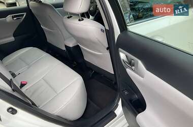 Хэтчбек Lexus CT 2011 в 