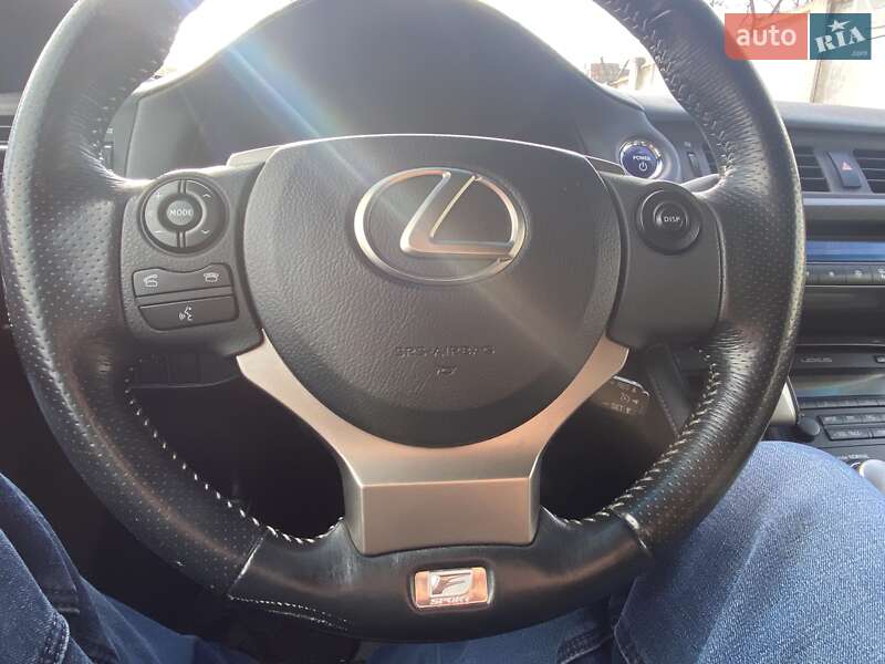 Хэтчбек Lexus CT 2015 в Киеве
