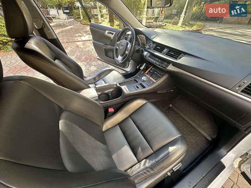 Хэтчбек Lexus CT 2013 в Одессе фото 36 Хэтчбек Lexus CT 2013 в Одессе
