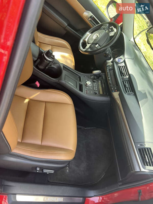 Хэтчбек Lexus CT 2015 в Черкассах