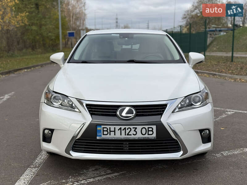 Хэтчбек Lexus CT 2015 в Киеве