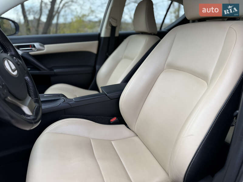 Хэтчбек Lexus CT 2015 в Киеве