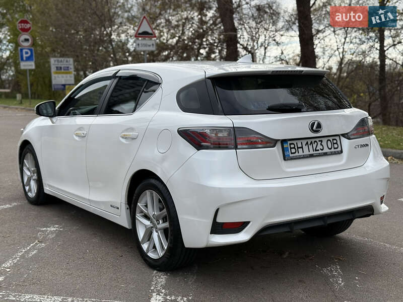 Хэтчбек Lexus CT 2015 в Киеве