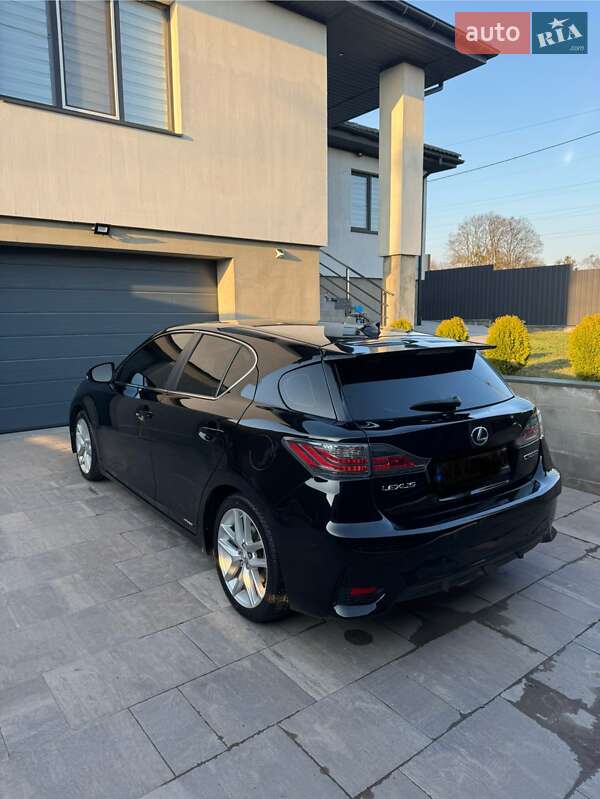 Хэтчбек Lexus CT 2015 в Луцке
