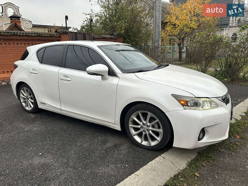 Хэтчбек Lexus CT 2012 в Киеве