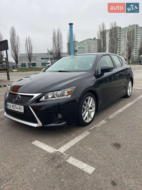 Хэтчбек Lexus CT 2016 в Киеве