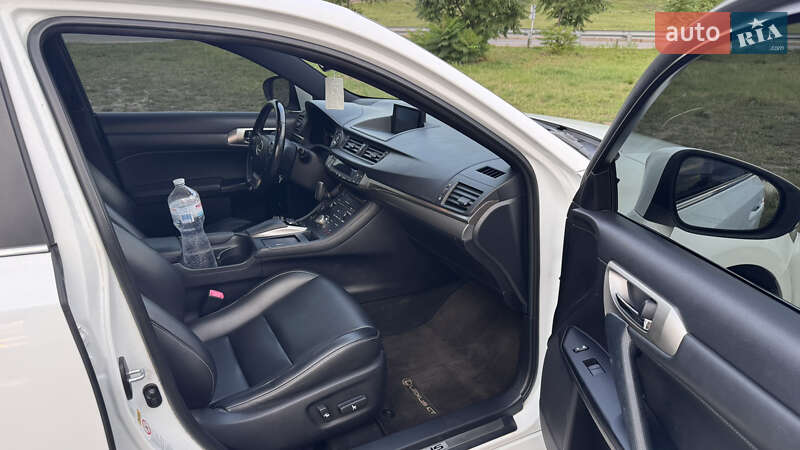 Хэтчбек Lexus CT 2014 в Киеве фото 13 Хэтчбек Lexus CT 2014 в Киеве