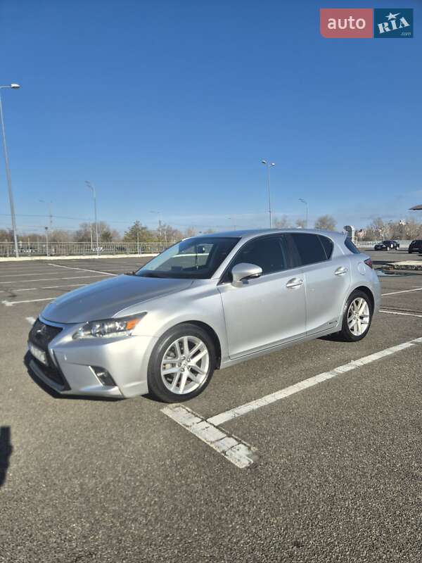 Хэтчбек Lexus CT 2015 в Киеве