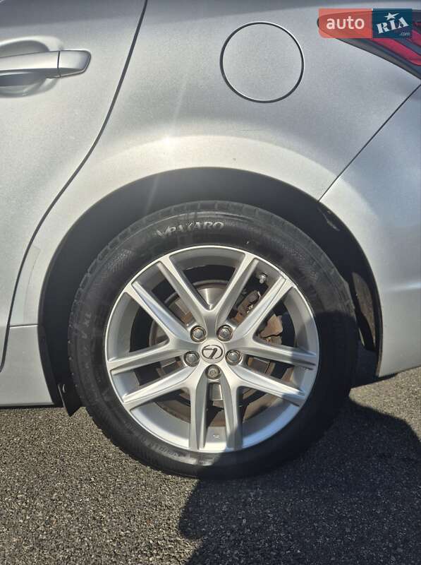 Хэтчбек Lexus CT 2015 в Киеве