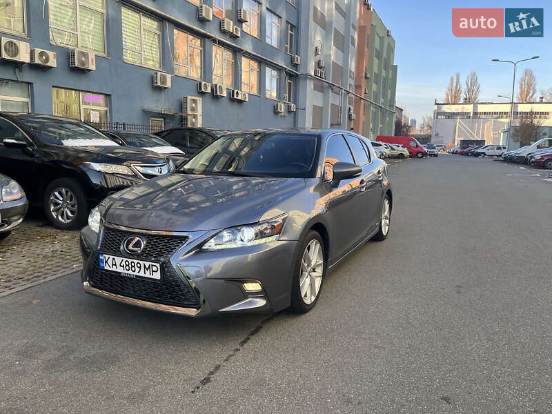 Хэтчбек Lexus CT 2015 в Киеве