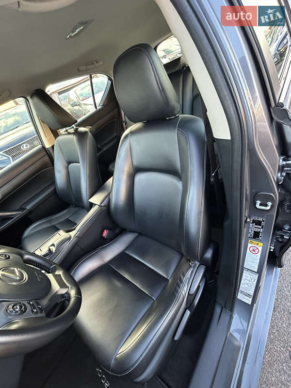 Хэтчбек Lexus CT 2017 в Киеве