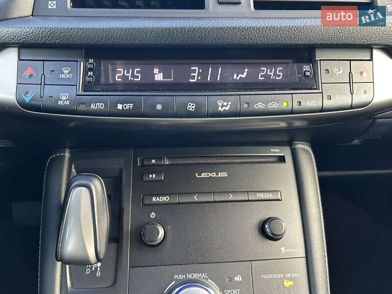 Хэтчбек Lexus CT 2017 в Киеве