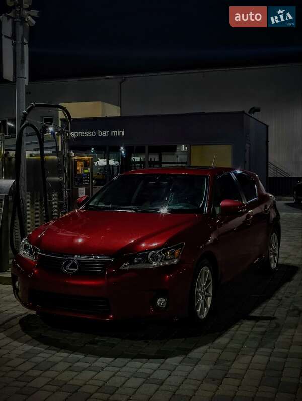 Хэтчбек Lexus CT 2012 в Мукачево