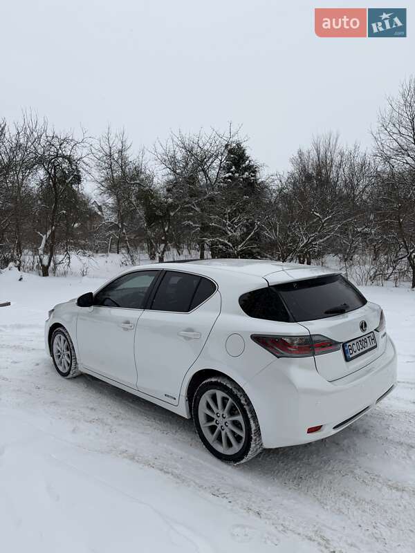 Хэтчбек Lexus CT 2012 в Львове