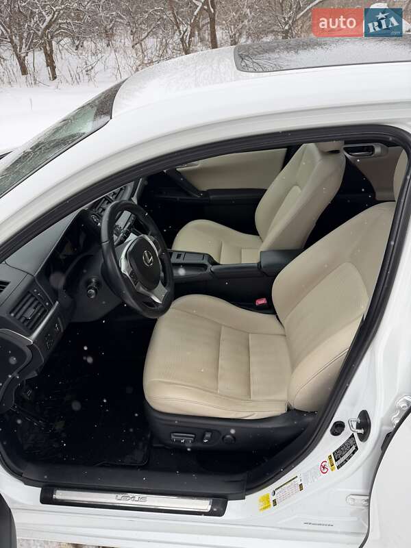 Хэтчбек Lexus CT 2012 в Львове