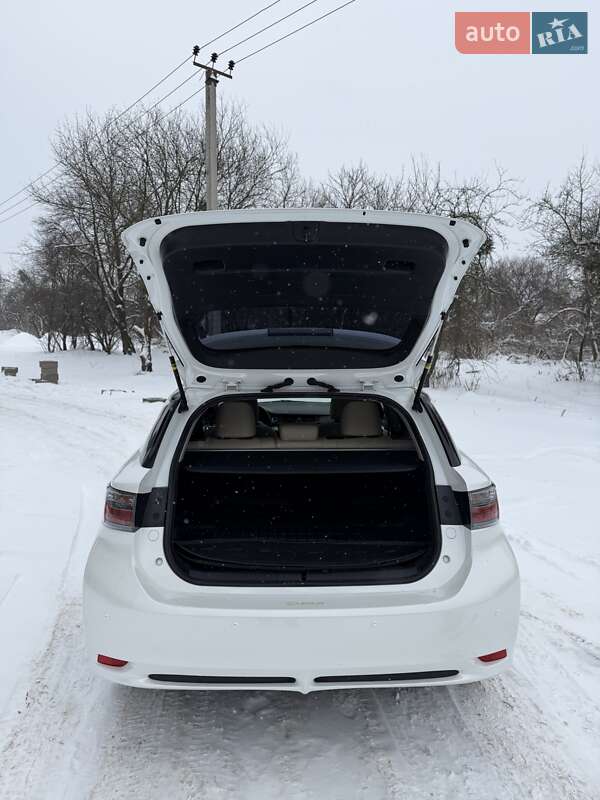 Хэтчбек Lexus CT 2012 в Львове