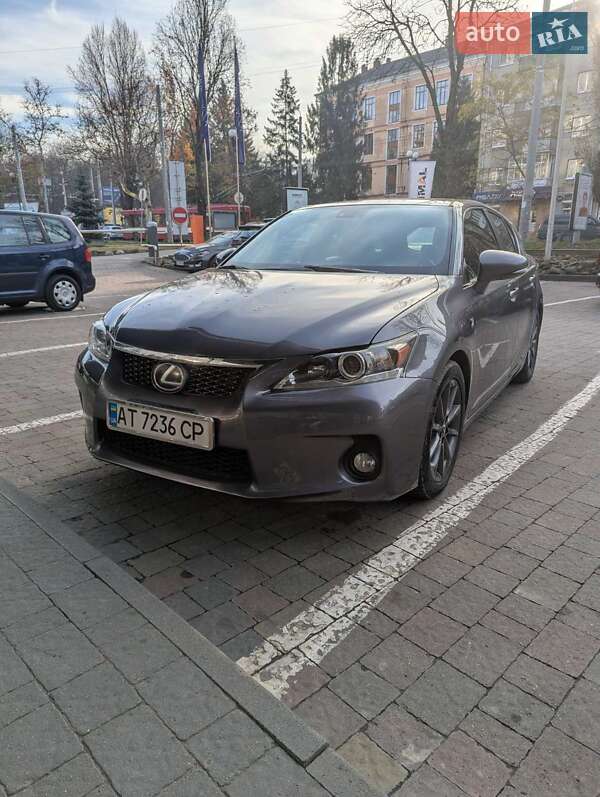 Хэтчбек Lexus CT 2012 в Ивано-Франковске