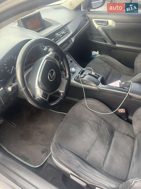 Хэтчбек Lexus CT 2012 в Киеве