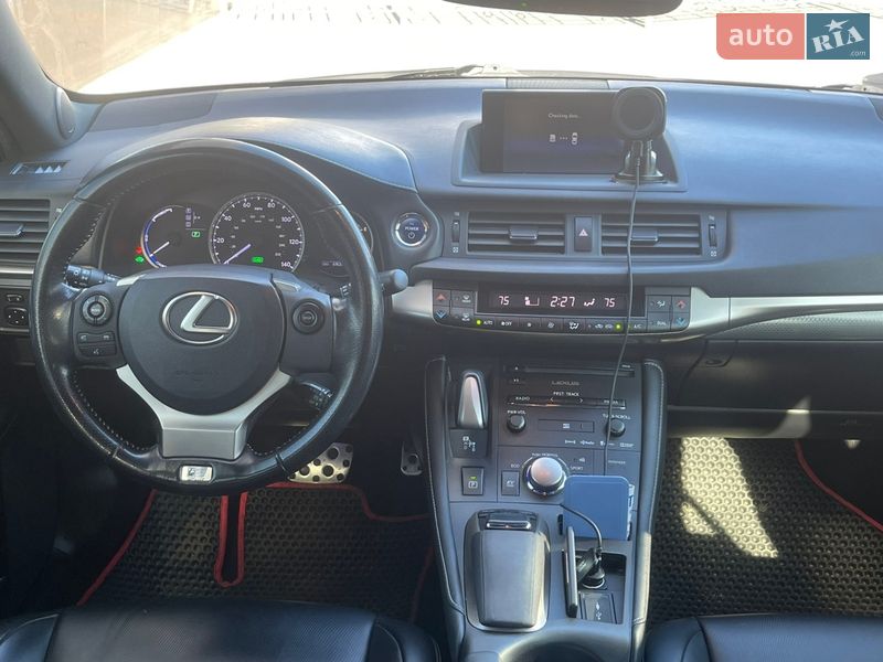 Хэтчбек Lexus CT 2017 в Киеве