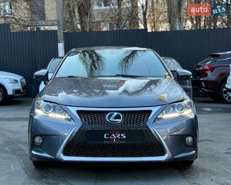 Хэтчбек Lexus CT 2017 в Киеве