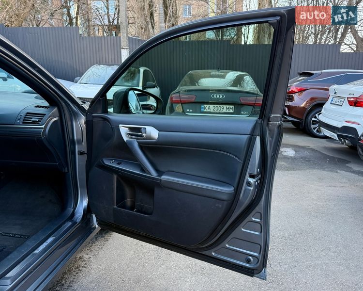 Хэтчбек Lexus CT 2017 в Киеве