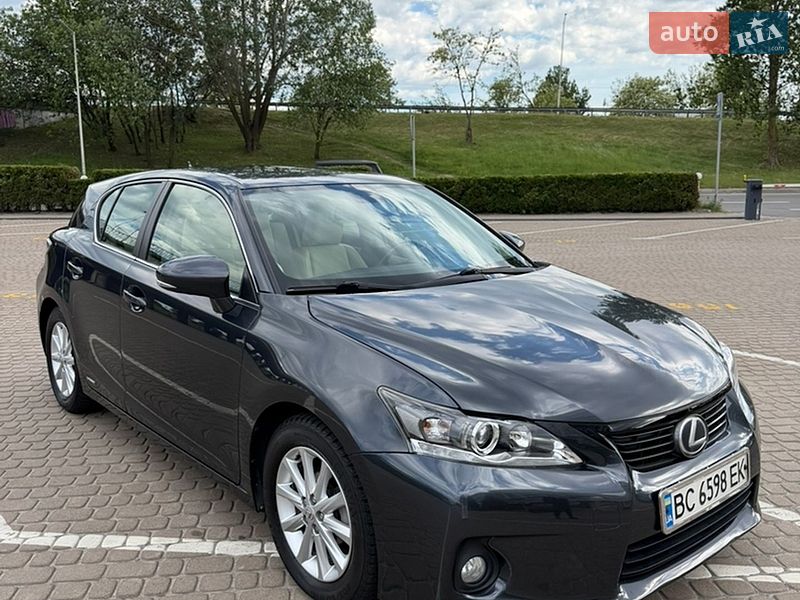 Хэтчбек Lexus CT 2011 в Львове
